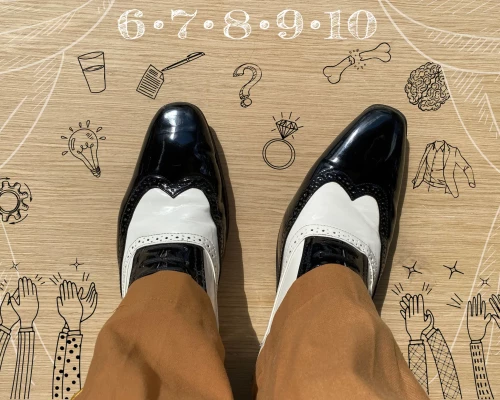 Chaussures bicolores de Harry Covert entourÃ©es dâillustrations sur le thÃ¨me de la magie